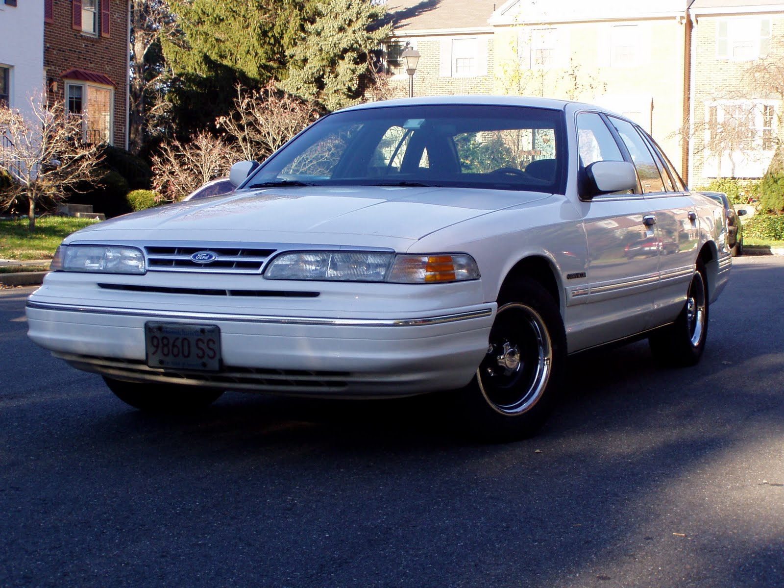 Ford Crown Victoria 1993-1994