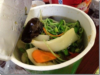Instant noodle & take-away vegetarian dishes 