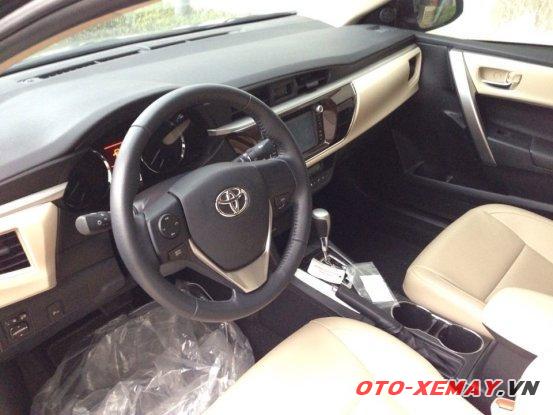 Không gian nội thất của Toyota Corolla Altis 2015.
