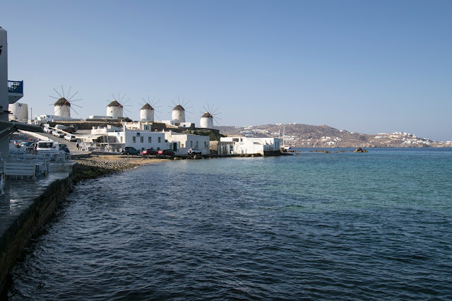 Mulini a vento visti da little Venice-Mykonos town