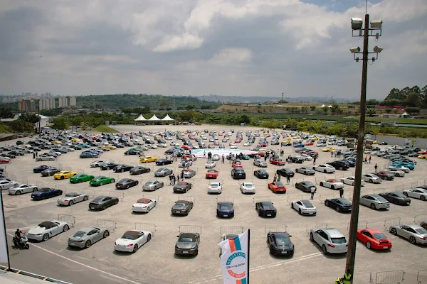 Sábado terá encontro de carros Porsche em Interlagos