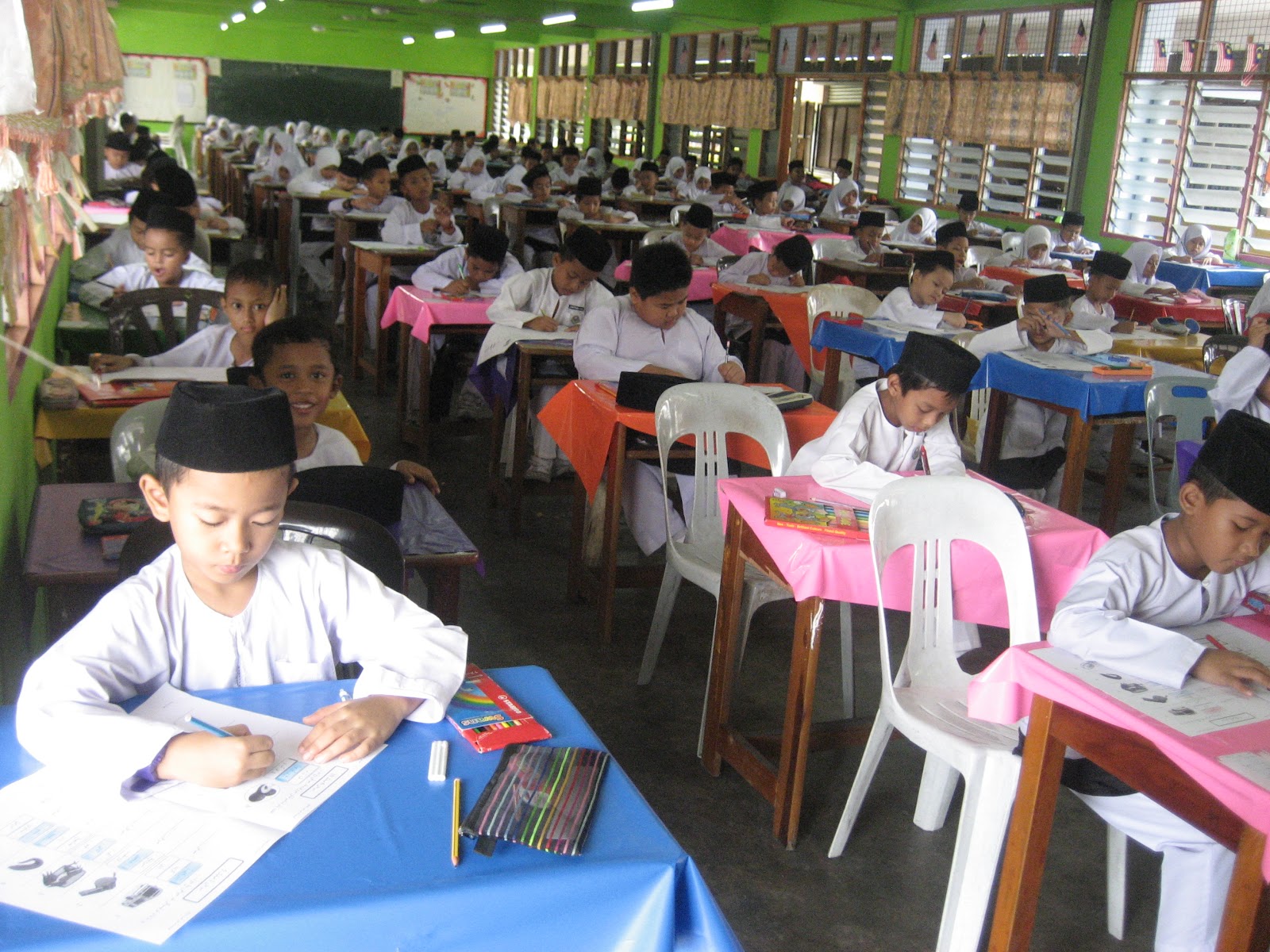 SEKOLAH AGAMA KG.MELAYU PANDAN: Gambar Peperiksaan Akhir 