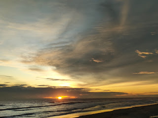 Indah Banget! Potret Senja di Pantai Abrasi Mukomuko