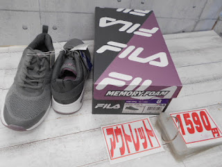 アウトレット　ＦＩＬＡ　レディース　スニーカー　２５㎝　１５９０円