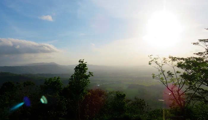 Pemandangan Terbuka ke Arah Barat di Bukit Klumprit