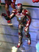 TOY NEWS FOR 2/10/2013HASBROIRON MAN 3DISPLAY PICTURES (hasbro iron man marvel legends iron man mark )