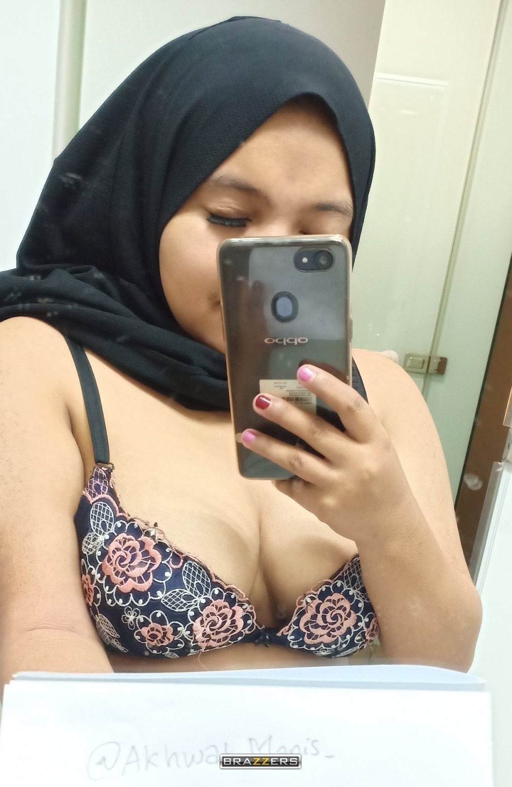 Sotwe tudung. STW Tkw. Sotwe Jilbob. Турбанли хиджаб селфи masturbatia s agursy. Abg jilboobs Colmek.