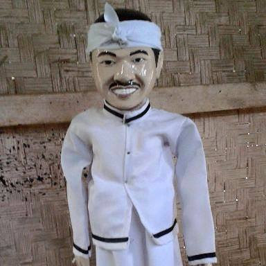 wayang golek custom karakter wajah mirip Dedi Mulyadi