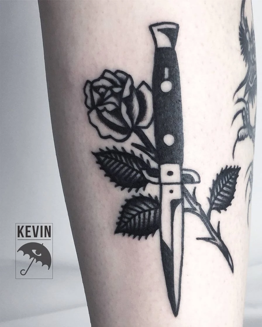 Tatuajes de cuchillos y puñales y su significado