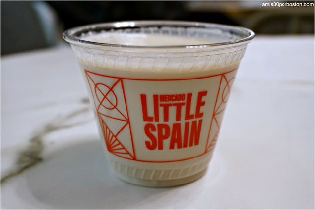 Horchata en el Puesto de Helados del Mercado Little Spain en Nueva York