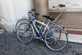Bicycle tour in Rome, Rome; Roma; Via appia; bicycle; bicicleta Via Appia Antica; Ruins; ruinas; pedalando em roma; bicicleta em roma