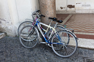 Bicycle tour in Rome, Rome; Roma; Via appia; bicycle; bicicleta Via Appia Antica; Ruins; ruinas; pedalando em roma; bicicleta em roma