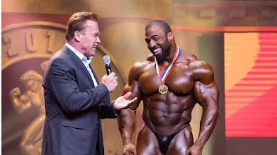 Cedric McMillan e Arnold Schwarzenegger em 2017