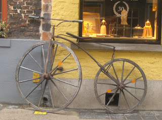 Bicicleta de madera en Brujas