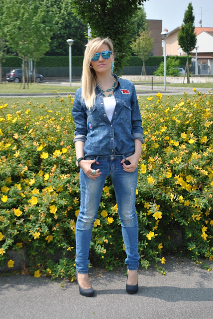 come abbinare la camicia di jeans outfit camicia di jeans abbinamenti camicia di jeans mariafelicia magno fashion blogger milano denim total look denim total outfit mariafelicia magno fashion blogger colorblock by felym blog di moda blogger italiane di moda milano outfit jeans skinny come abbinare la camicia di jeans come abbinare la camicia in denim jeans e tacchi denim day ragazze bionde blonde hair blonde girls pimkie replay majique london