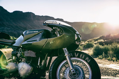 Triumph Thruxton 1000  by ICON1000 