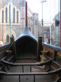 by E.V.Pita... Hibernia, Ireland: Viking ship Drakkar (Dublin museum) / por E.V.Pita... Barco vikingo (museo de Dublín)