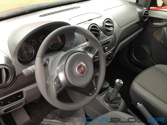 Fiat Palio Essence 1.6 2013 - por dentro