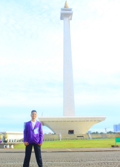 Berkunjung ke monas jakarta