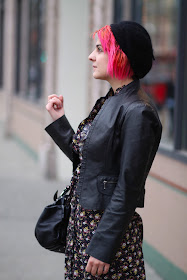 Xela Decampo pink hair baret Broadway street style fashion It's my darlin'