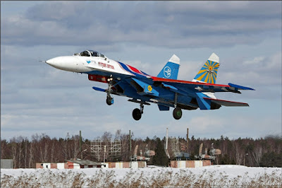 Russian fighters at the Kubinka air base Cazas rusos en la base aérea de Kubinka