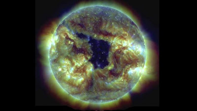 Fenomena Lubang Besar Di Matahari 