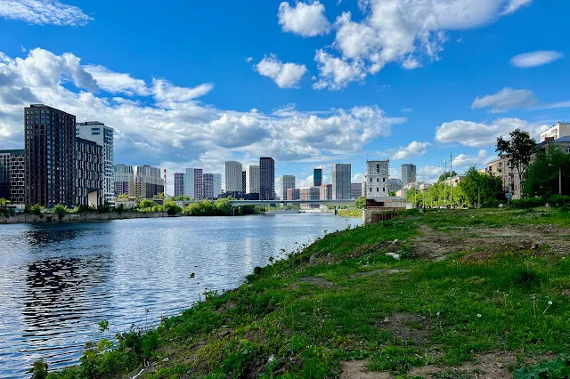 Шелепихинская набережная, Москва-река