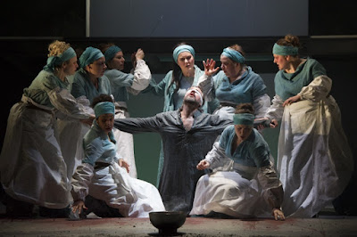 Catherine Carby, Grant Doyle & female chorus - Gluck: Iphigenie en Tauride - English Touring Opera - photo Richard Hubert Smith