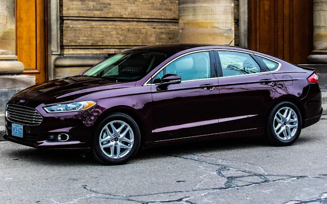 Novo Ford Fusion 2013 - preto