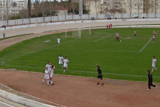 Os festejos do segundo tento do Farense, apontado por Bruno