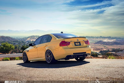 BMW M3 Amarela