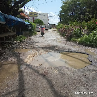 Jalan Menuju Pasar Sentral Palakka Bone Mirip Kubangan Kerbau