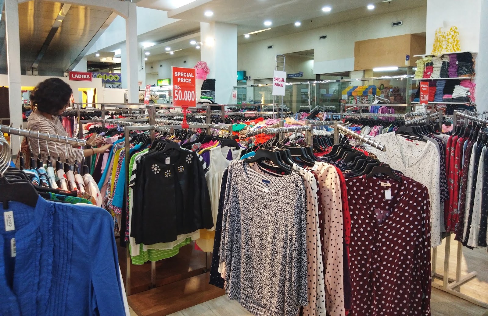 Tips Membeli Baju Kerja Branded Murah di Jakarta Life is 