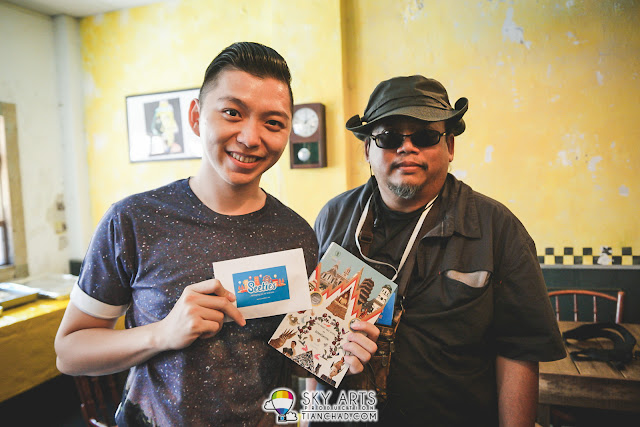 @feelthai - My Thai Blogger partner of the day for the challenge who gave me Bangkok guide book as souvenir. Love it!
