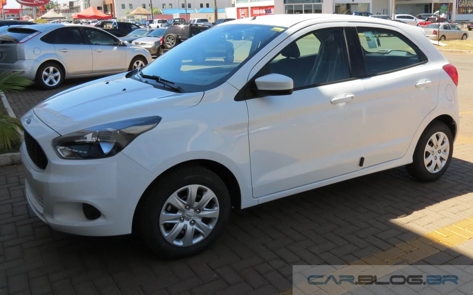 Novo Ford KA SE 2015