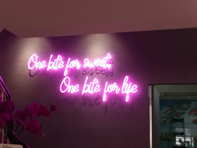 neonsign neonsign