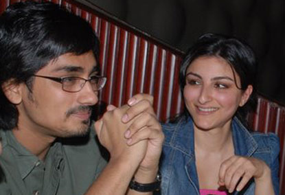 Siddharth and  girl friend    Soha Ali khan