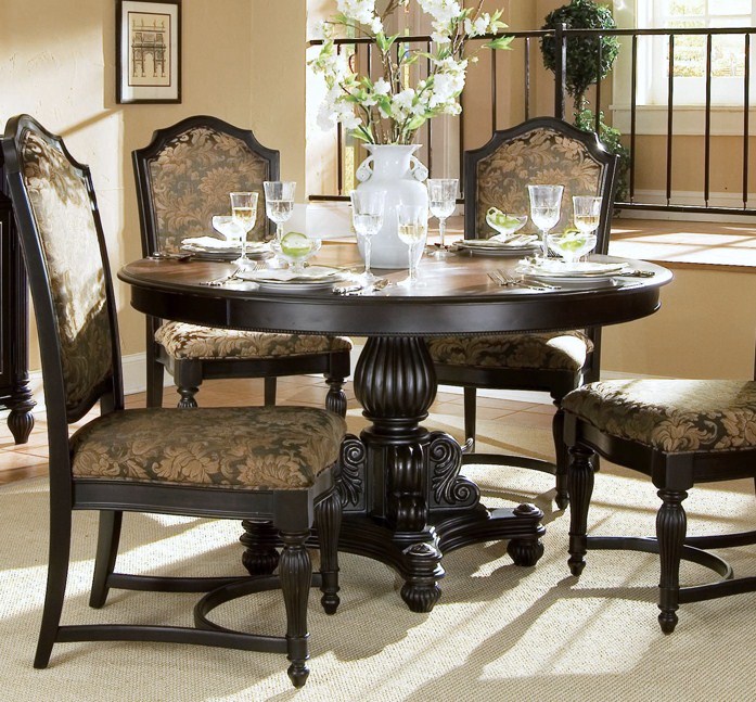 Round Dining Tables