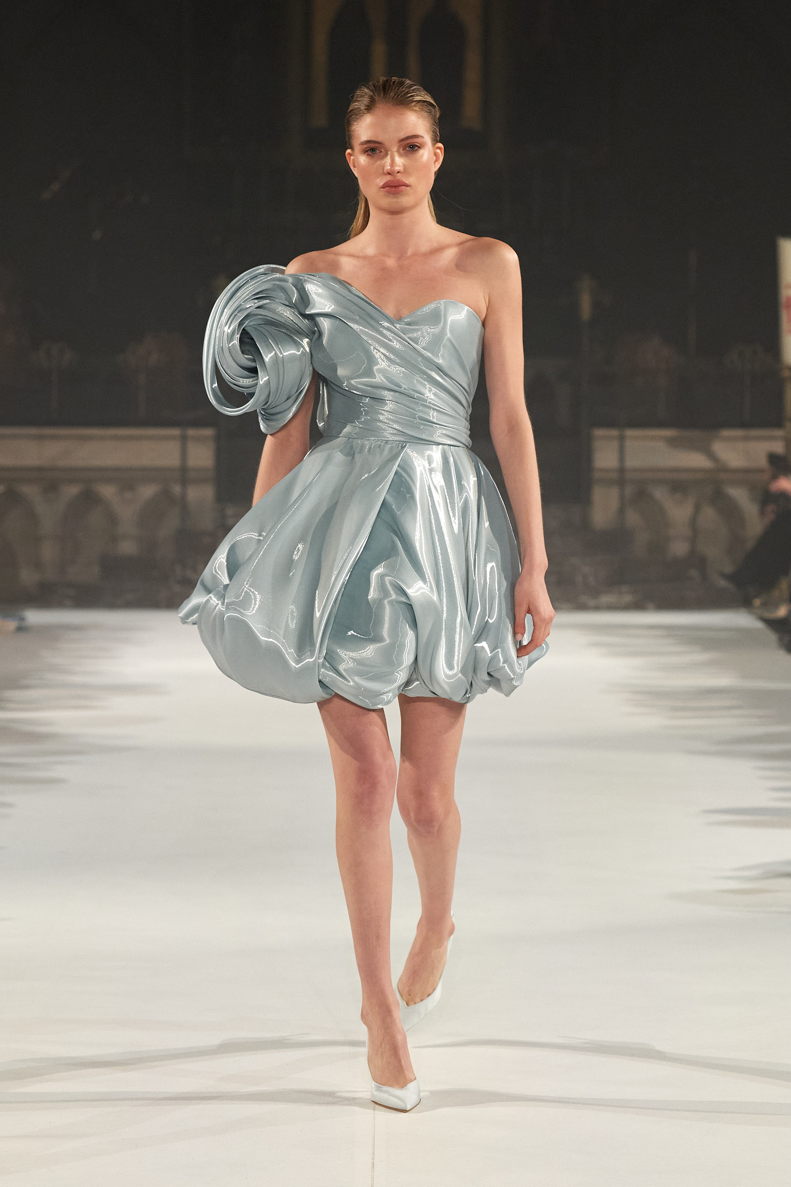 Défilé Fovari Collection couture printemps-été 2023