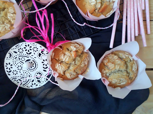 Receta de muffins de coco y plátano. Aprovechamiento, reciclaje, coconut, banana, desayuno, merienda, postre, breakfast recipe Horno Cuca