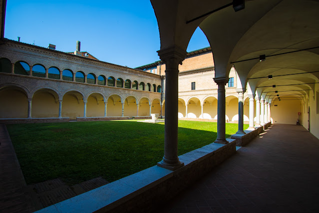 Chiostro di Dante Alighieri-Ravenna