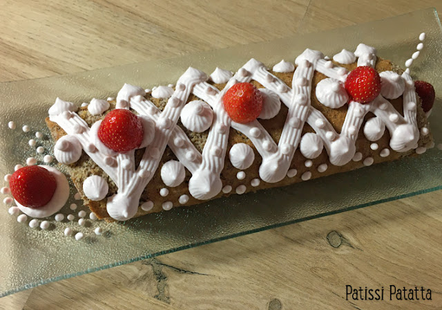 recette de roulé pécan et fraises, biscuit roulé aux noix de pécan, chantilly mascarpone fraises, biscuit roulé aux fraises, biscuit roulé aux noix de pécan, pâtisserie, patissi-patatta