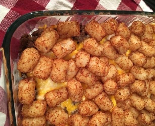 Cheeseburger Tater Tot Casserole #deliciousrecipe #dinner