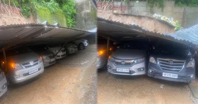 हिमाचल: पार्किंग के छत पर गिरा डंगा, भूस्खलन के चलते NH 707 का कई क्षेत्रों से संपर्क टूटा