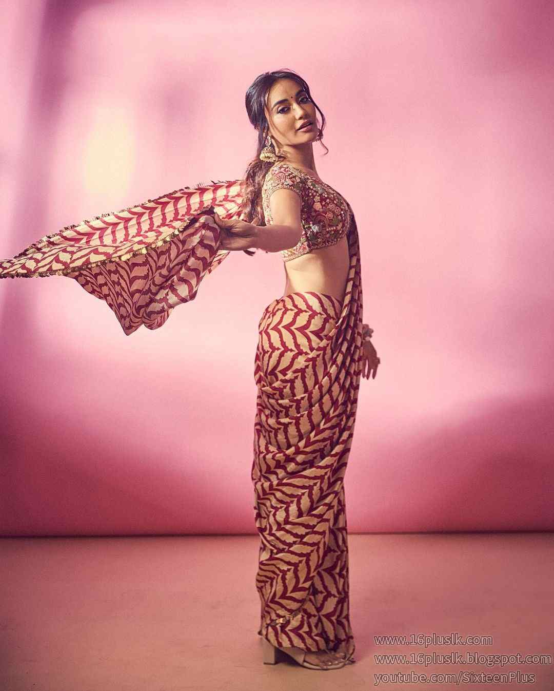 Surbhi Jyoti hot saree photos. Indian Jaipuri saree styles. Surbhi Jyoti sexy Photos and videos. Surbhi Jyoti Biography. Hot saree girls. South Indian sexy. Surbi XXX