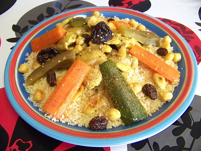 Cous-Cous con Pollo, Verduras y Ciruelas