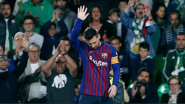 Saat Lionel Messi Mendapat Standing Ovation dari Fans Real Betis !!!