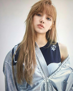 Lisa blackpink profile