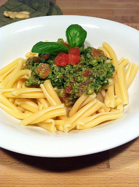 Casarecce con pesto alla trapanese