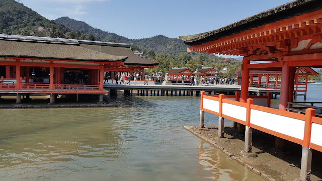 hiroshima miyajima itsukushima shrine